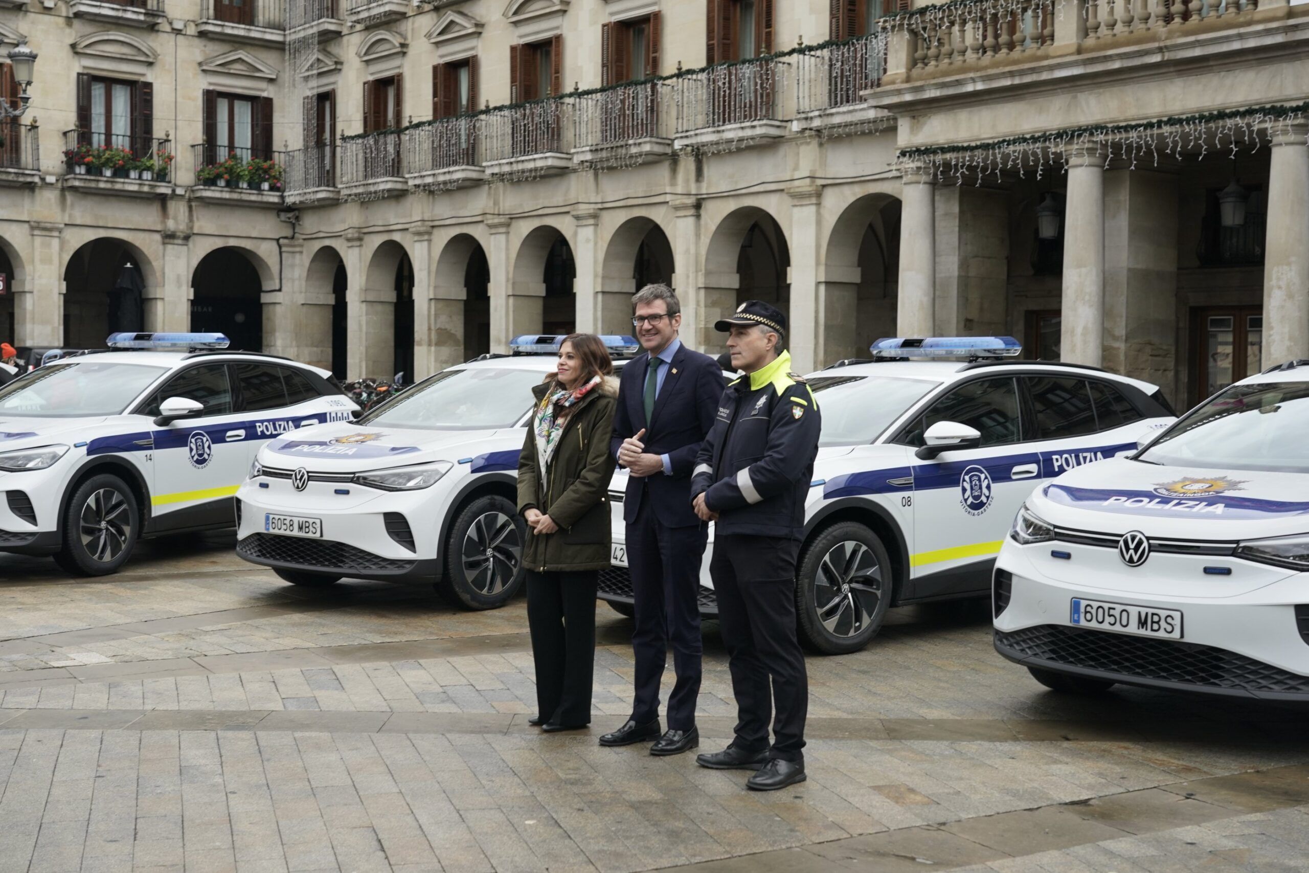 El Ayuntamiento de Vitoria aprueba una OPE de 28 plazas en la Policía Local para superar los 500 efectivos